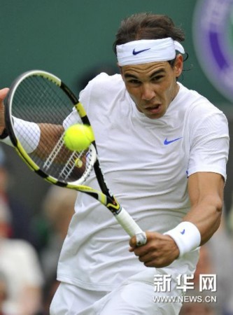  纳达尔伤愈复出首秀告捷展现王者风范