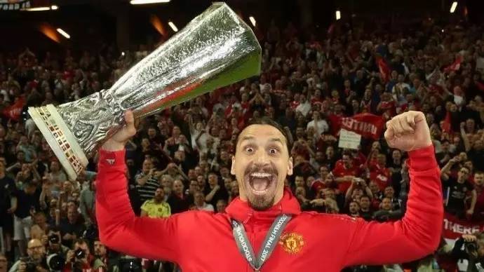  欧冠小组赛抽签出炉，死亡之组引发热议