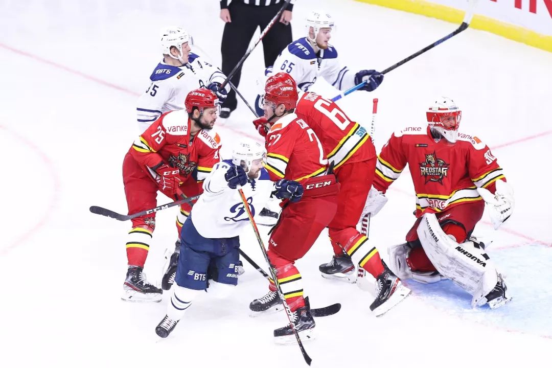  保级大战白热化，弱旅殊死一搏创造奇迹  