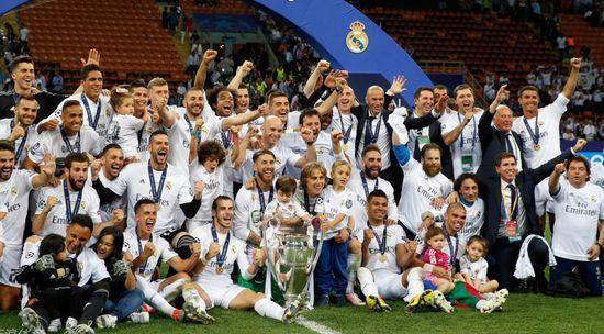  欧冠淘汰赛抽签揭晓，死亡之组悬念丛生  