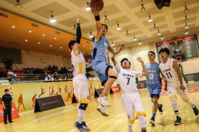  快攻反击行云流水打出团队风采