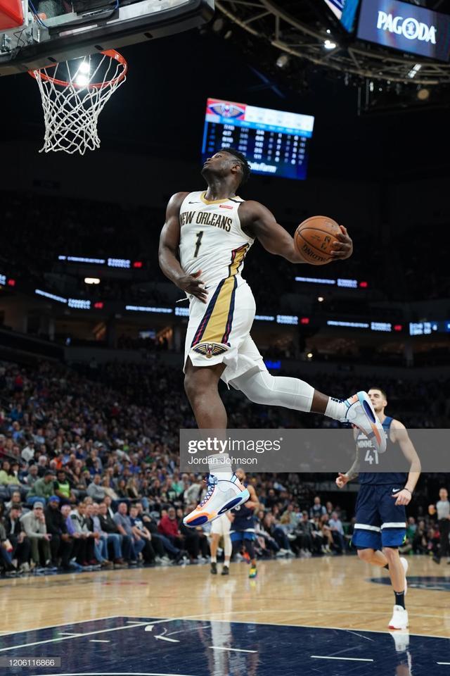  锡安威廉森暴扣集锦鹈鹕击败马刺