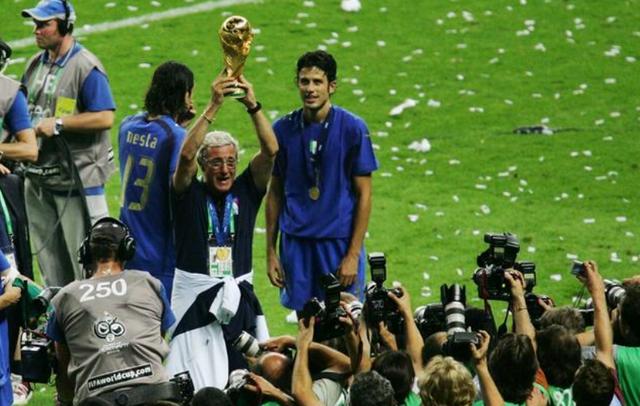  卡利亚里读秒绝杀，主场球迷沸腾庆祝  