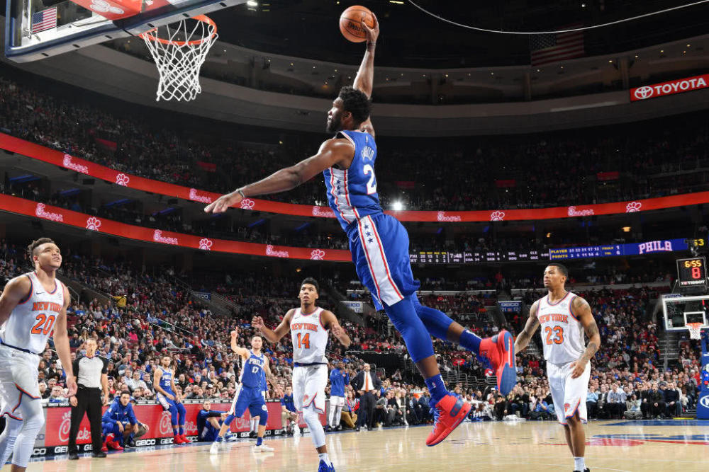  恩比德内线称霸，76人主场轻取尼克斯队