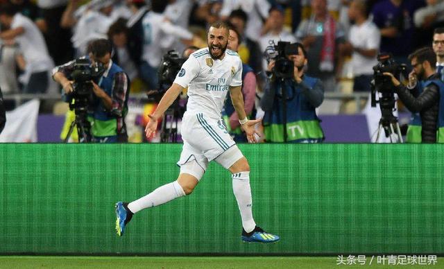  弗里茨发球时速破纪录震撼全场观众