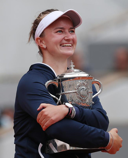  克雷吉茨科娃法网黑马一黑到底